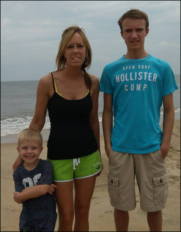 Description: Macintosh HD:Users:Mara:Desktop:1172709_10200513576141692_1982501934_o.jpg