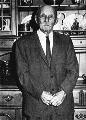 Description: Macintosh HD:Users:Mara:Desktop:Walter-Elburn-Web-Version.jpg